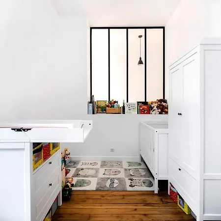 Charming Family In By Guestready